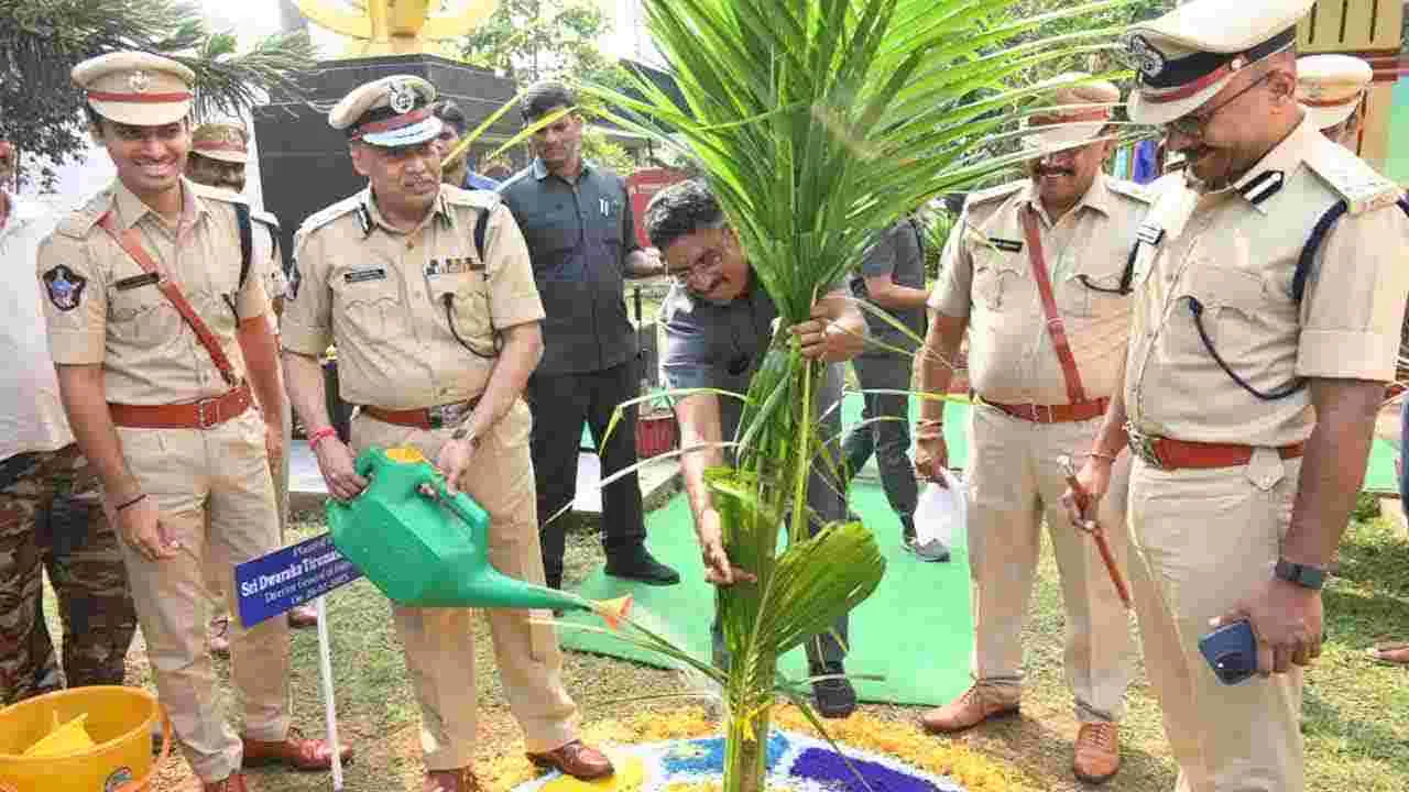 AP DGP: విజయనగరంలో ఏపీ డీజీపీ  ద్వారకా తిరుమల రావు పర్యటన