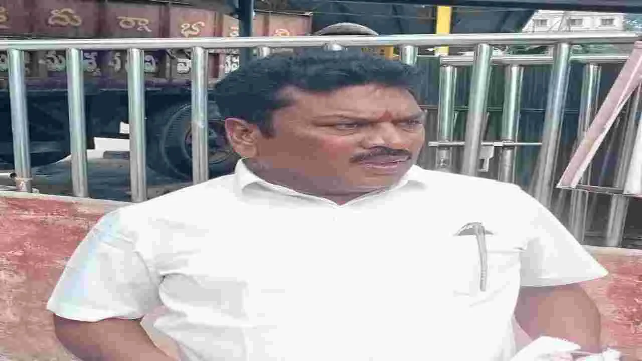 దర్శనాల దళారీ..!
