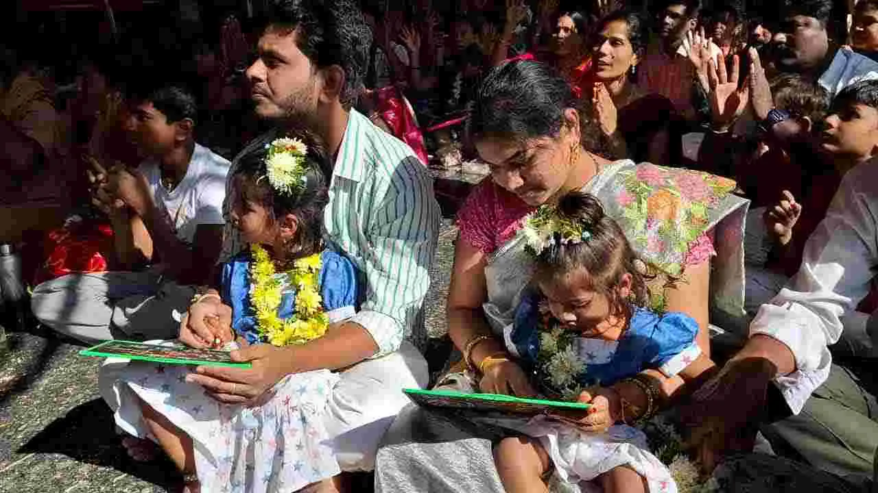 Vasant Panchami: కరీంనగర్‌లో మహాశక్తి ఆలయంలో ఘనంగా  వసంత పంచమి వేడుకలు