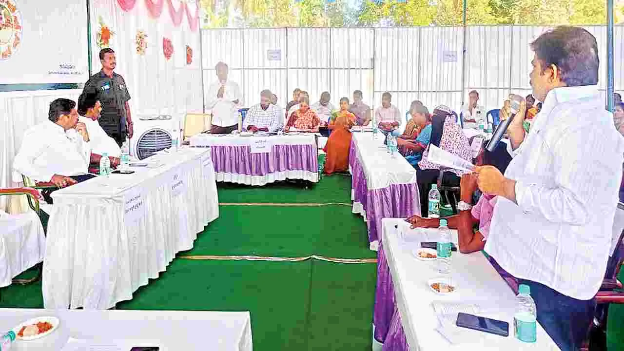 ప్రజా సమస్యలు పట్టవా?: ఎమ్మెల్యే గిత్తా