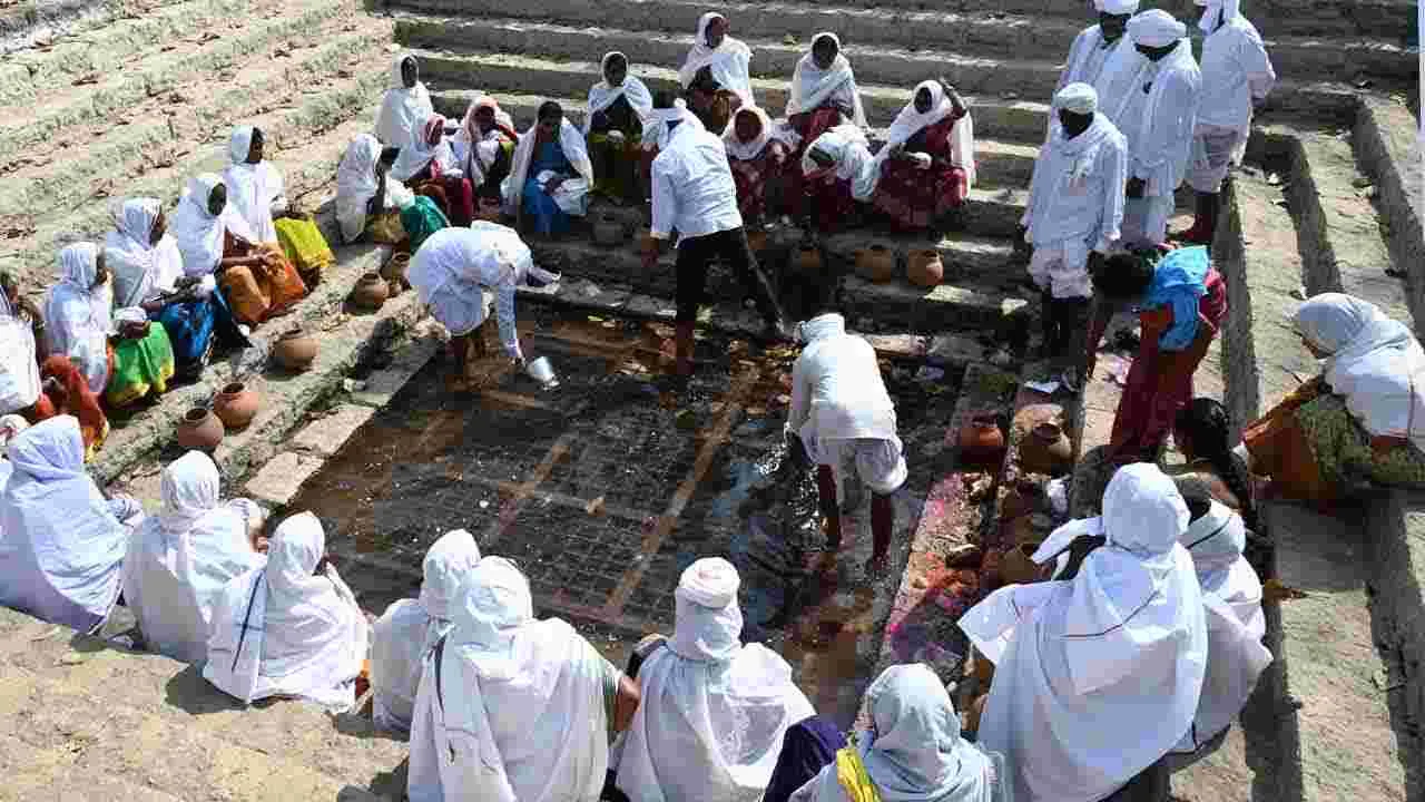 Nagoba Jatara 2025 : నాగోబా జాతరకు వేళాయే... దారులన్నీ కేస్లాపూర్ వైపే..