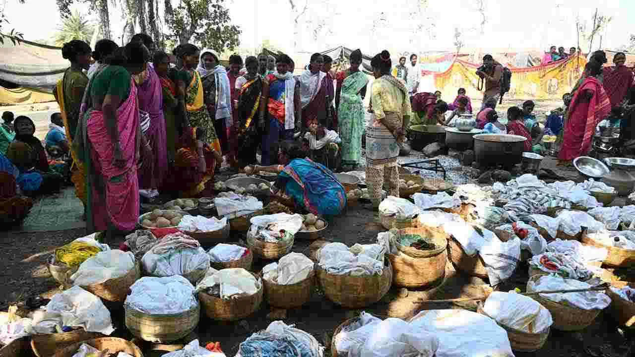 Nagoba Jatara 2025 : నాగోబా జాతరకు వేళాయే... దారులన్నీ కేస్లాపూర్ వైపే..
