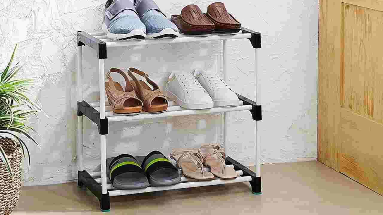 Slippers: చెప్పులు ఇంటి బయట ఏ మూలన పెట్టాలో తెలుసా..