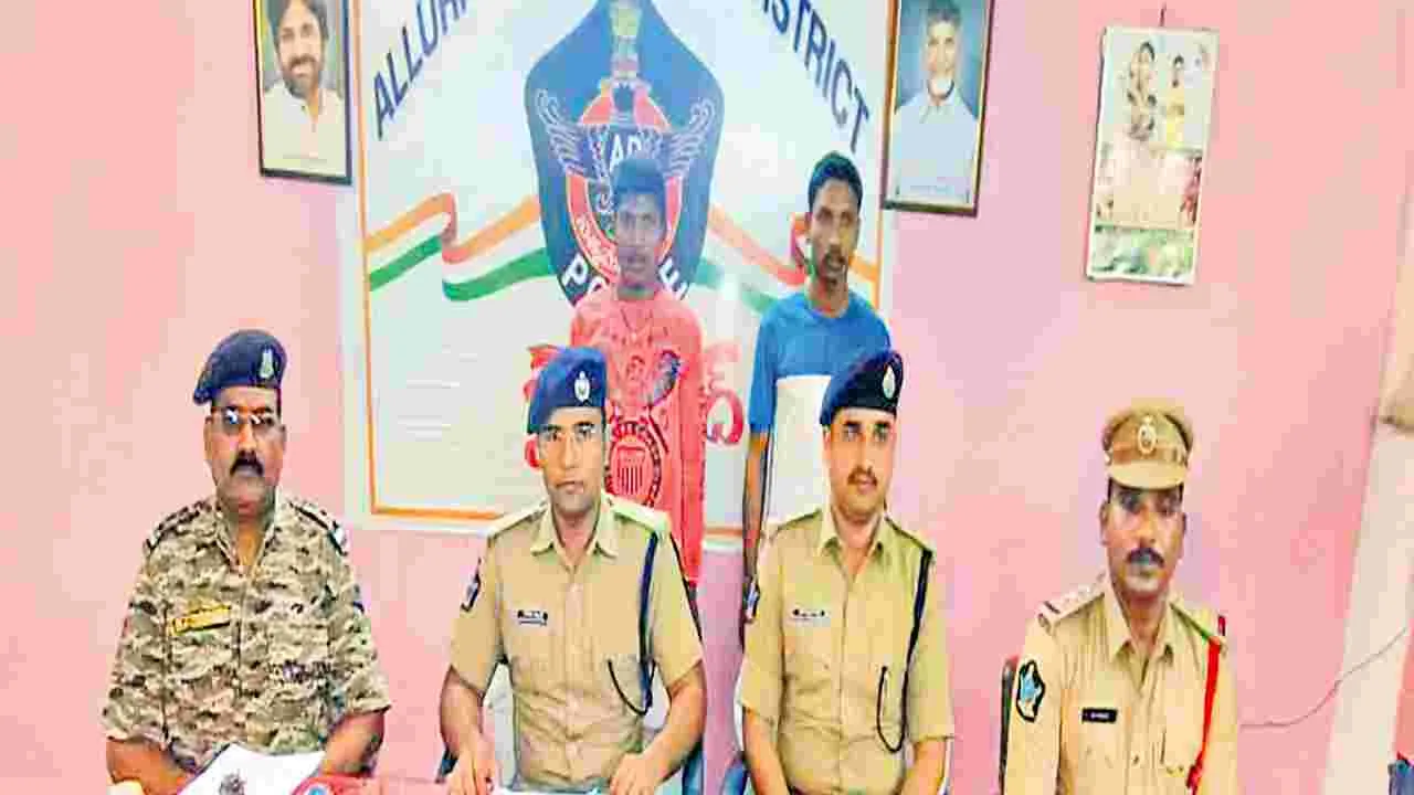 Maoist members : ఇద్దరు మావోయిస్టుల లొంగుబాటు