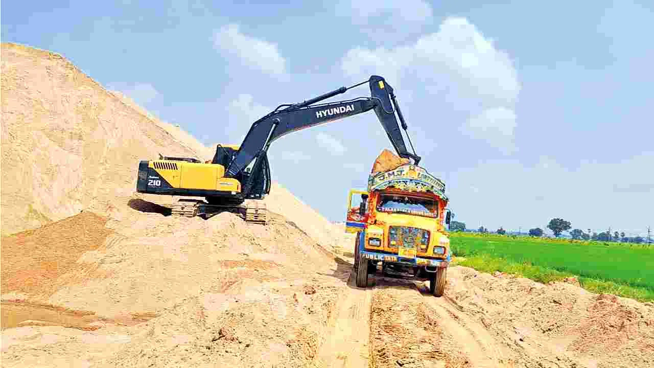 Free Sand Scheme : రీచ్‌లకు కొత్త కళ