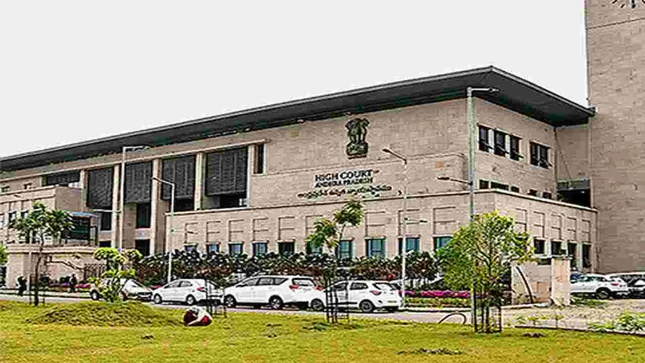 High Court : పత్తి కొనుగోలు అధికారులపై కోర్టు ధిక్కరణ పిటిషన్