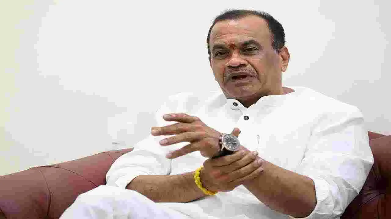 Komatireddy: సినీ ఇండస్ట్రీకి ప్రభుత్వం అండగా ఉంటుంది