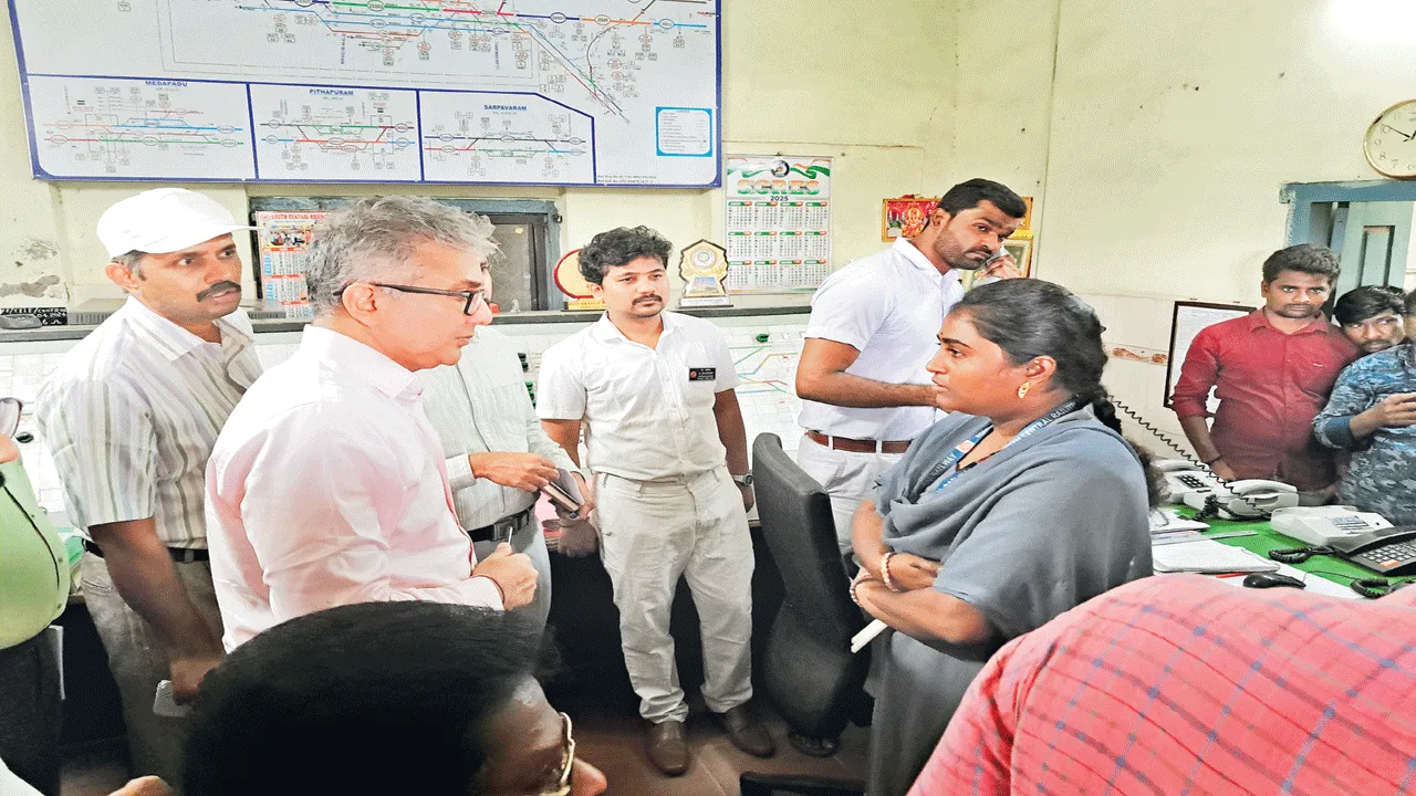 అభివృద్ధి పనులను వేగవంతం చేయాలి