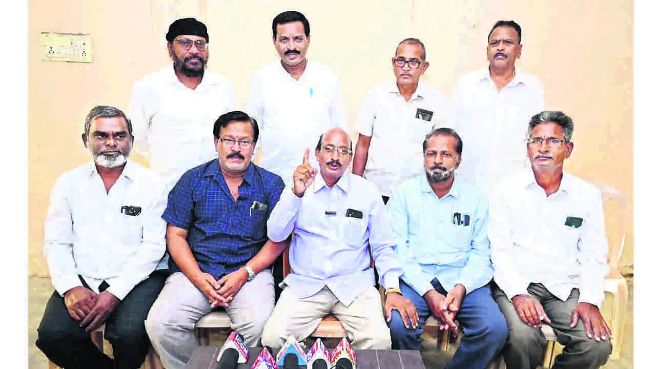 రిటైర్మెంట్ బెనిఫిట్స్ విడుదల చేయాలి
