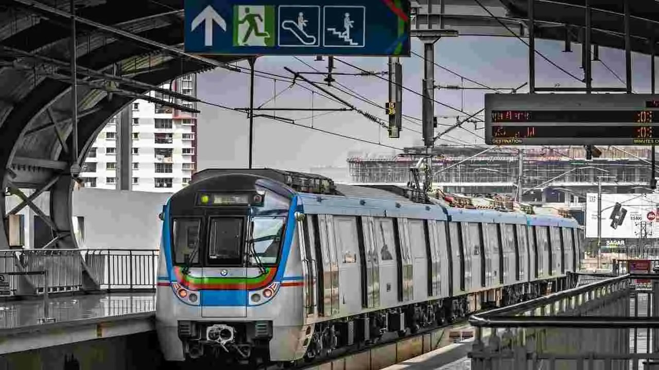 Hyderabad Metro: మెట్రోలో వెళ్తున్నారా.. ఈ వార్త మీకోసమే