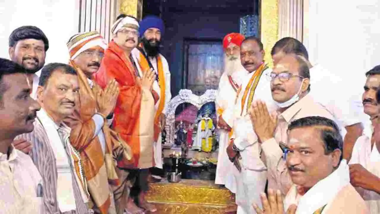భక్తిశ్రద్ధలతో ఉత్సవాలు నిర్వహించాలి