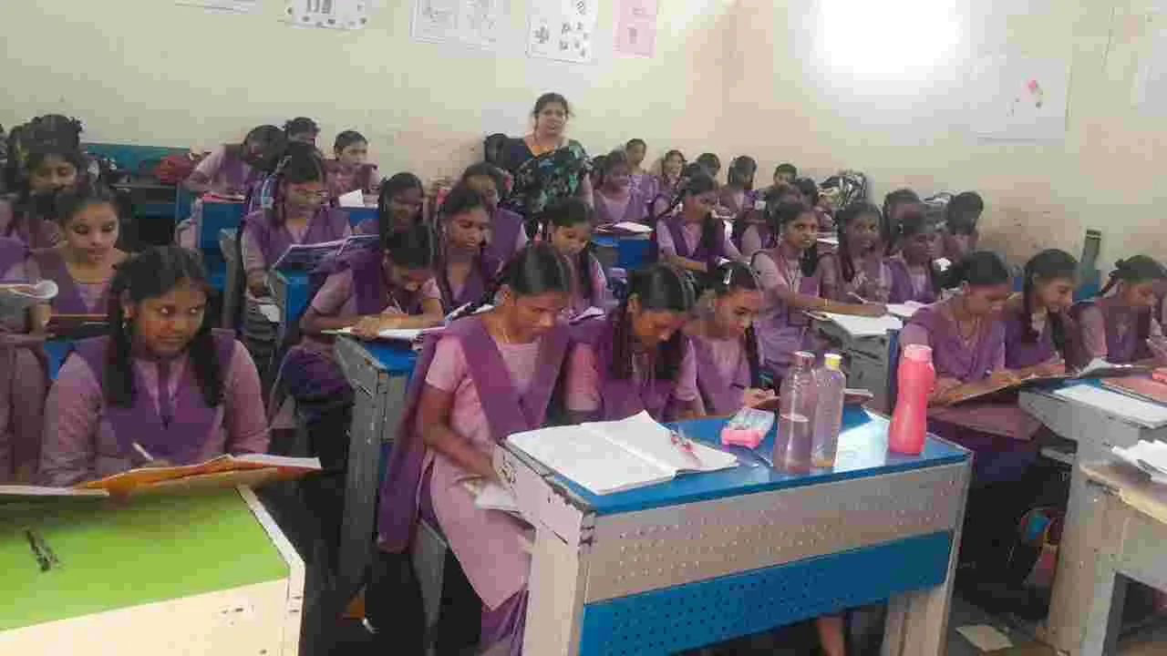 పదో తరగతిలో మెరుగైన ఫలితాలే లక్ష్యం
