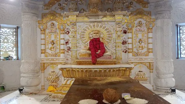 వైభవంగా జైన్‌ మందిర్‌ ప్రతిష్ఠ