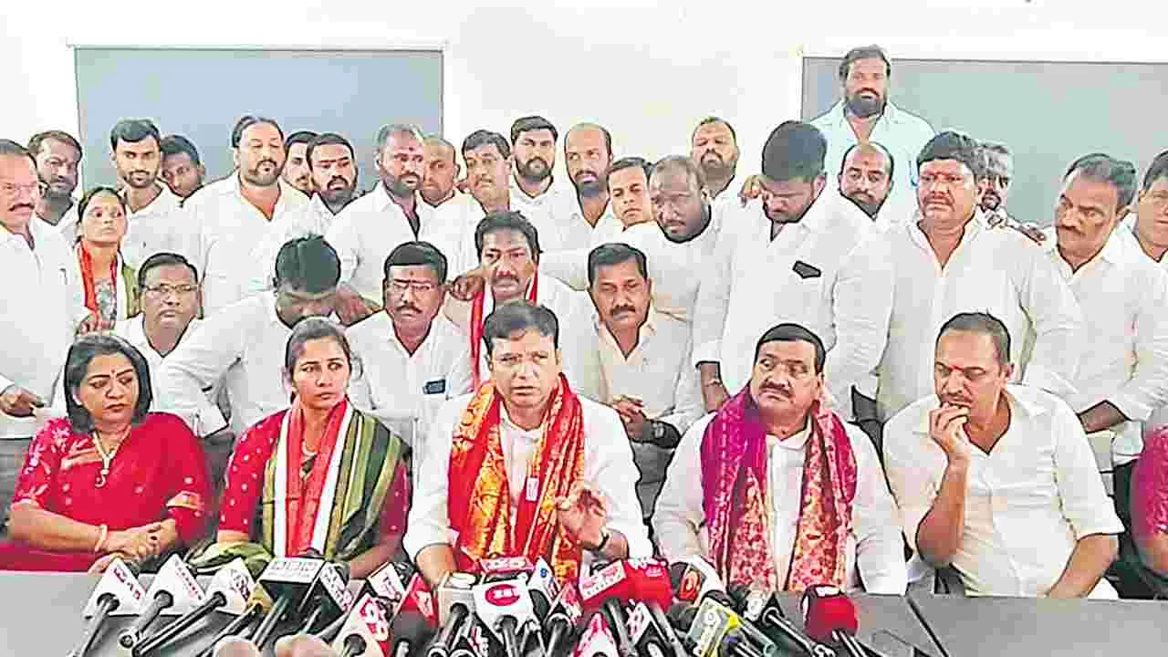 Sridhar Babu: బట్ట కాల్చి మీద వెయ్యడం కాదు వాస్తవాలు మాట్లాడాలి