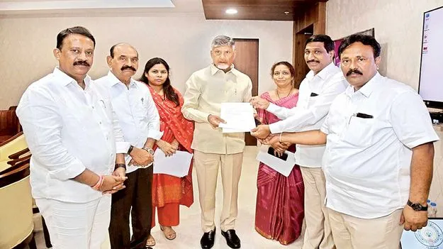 వరి, జొన్న రైతులను ఆదుకోండి