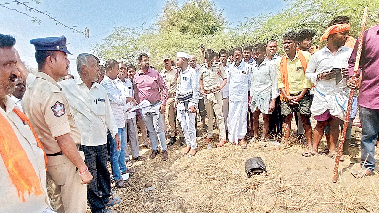 చెట్నహల్లి శ్మశాన స్థలం పరిశీలన