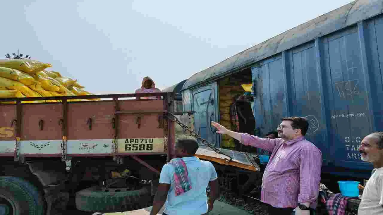 జిల్లాలో యూరియా కొరత లేదు