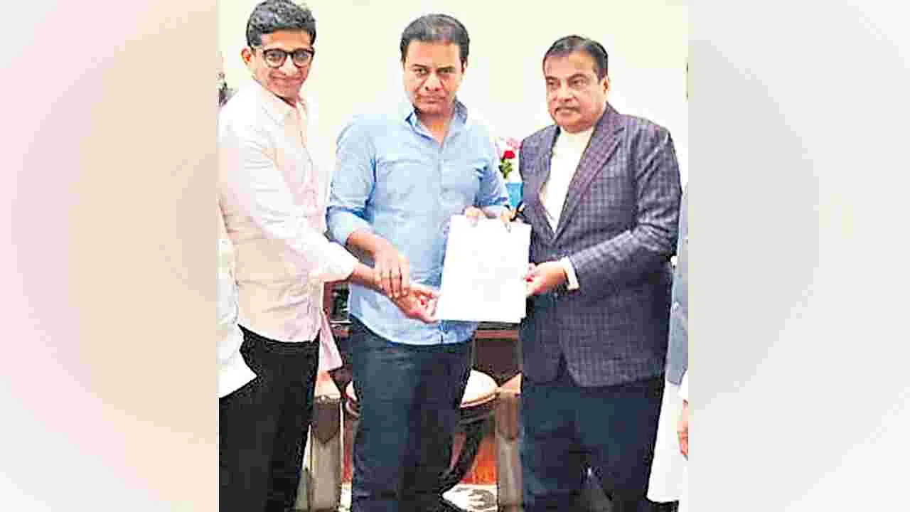 KTR: ఫిరాయింపు ఎమ్మెల్యేలపై వేటు తప్పదు
