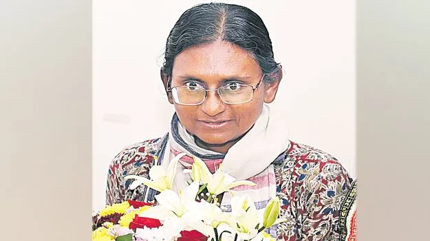 Meenakshi Natarajan: అసామాన్యురాలైన సామాన్యురాలు! 