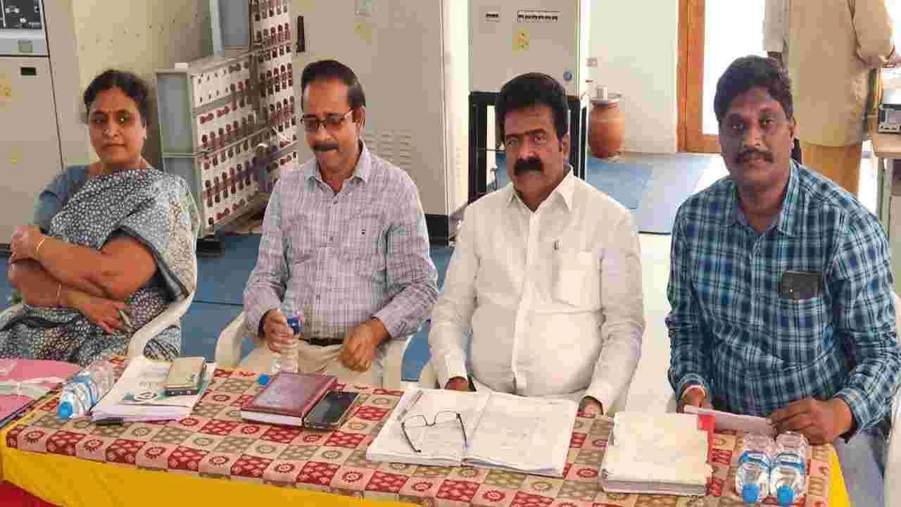 విద్యుత్ అధికారుల ఆకస్మిక తనిఖీలు