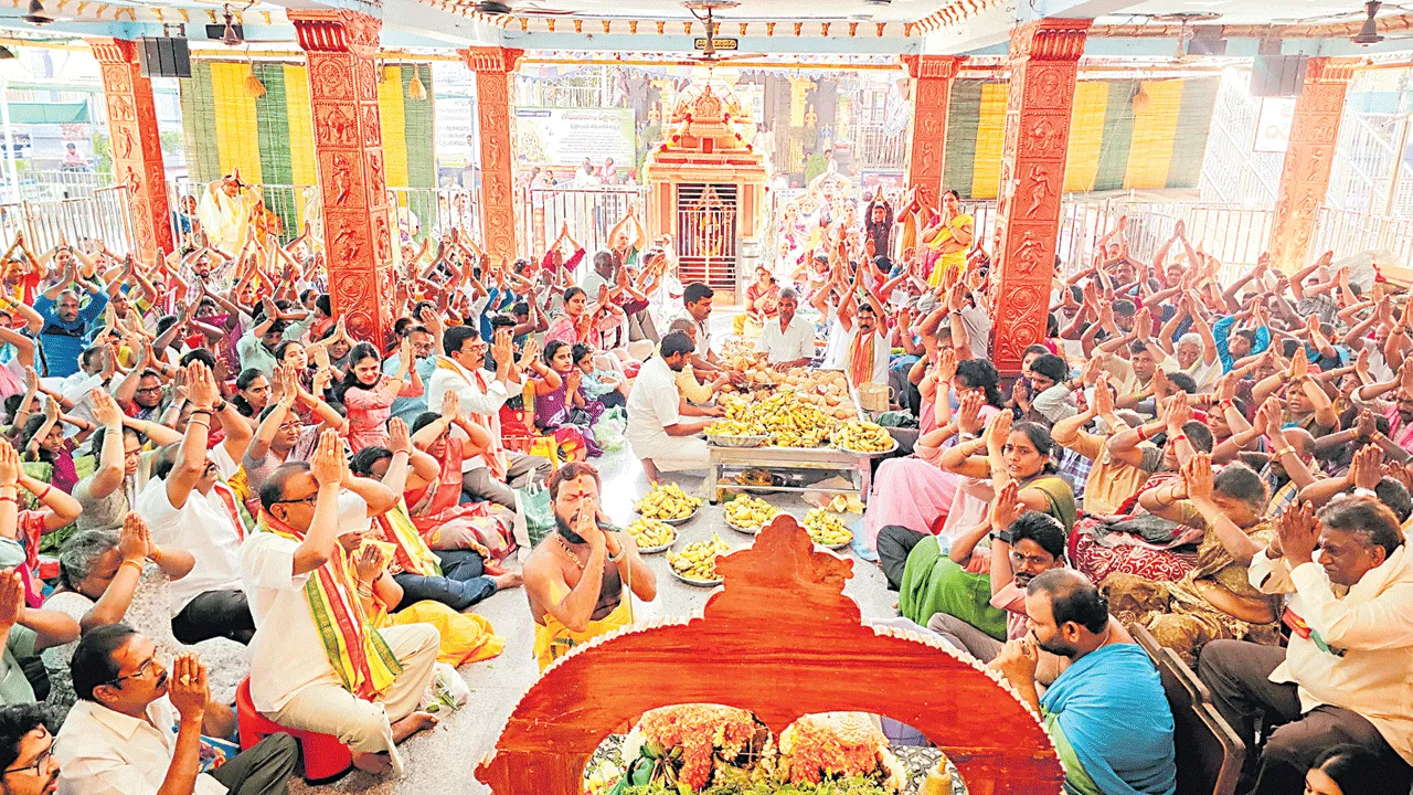 వాడపల్లి ఒకరోజు ఆదాయం రూ.3.30 లక్షలు