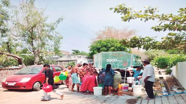 పేటలో తప్పని నీటి కొనుగోళ్లు