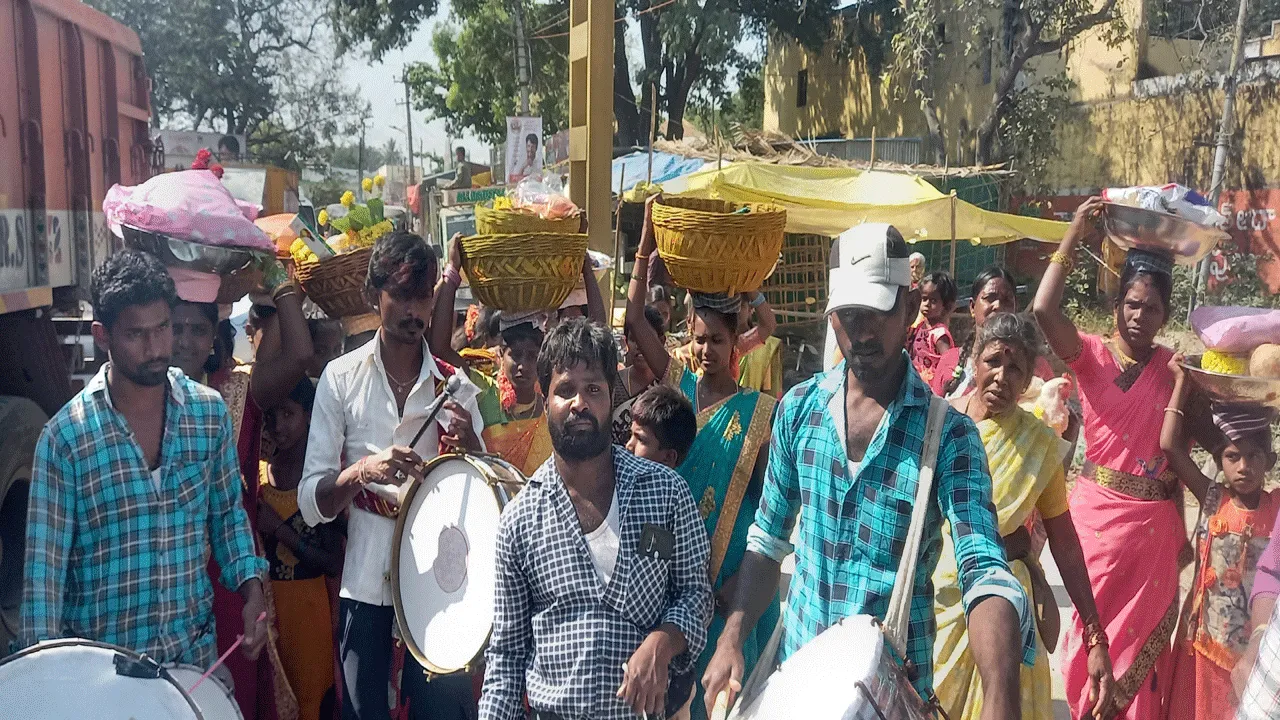 వైభవంగా నలవీర గంగాభవానీ జాతర