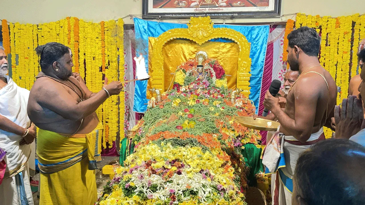 సప్తవర్ణ శోభితం శ్రీవారి పుష్పయాగం