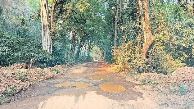 అధ్వాన దారికి మోక్షమెన్నడో?