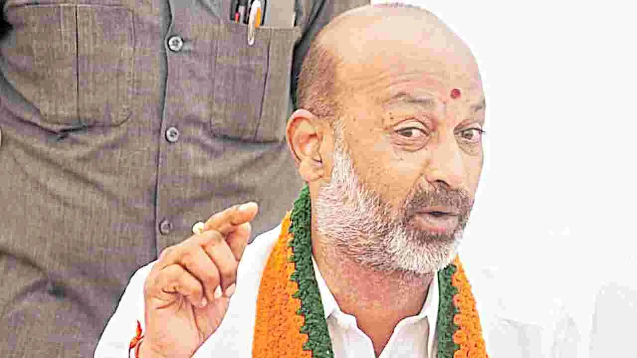 Bandi Sanjay: టెన్త్‌ విద్యార్థులకు ఏమిటీ ‘పరీక్ష’..?