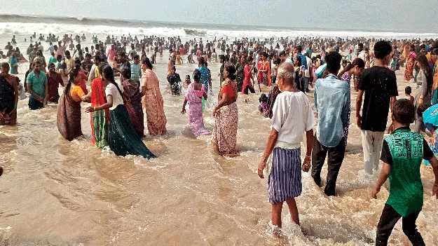 శ్రీకూర్మంలో వైభవంగా డోలోత్సవం