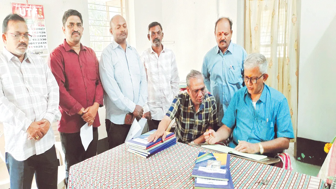 సబ్ ట్రెజరీని తనిఖీ చేసిన డీటీఏవో