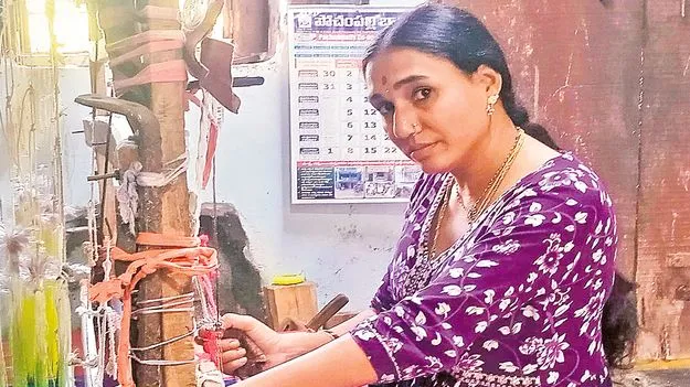 V-Hub: వీ-హబ్‌ నగి‘షీ’లు