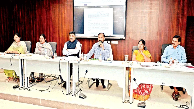 రోడ్ల నిర్మాణాలకు ప్రతిపాదనలు పంపండి