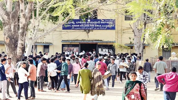 ఇంటర్ పరీక్షలు ప్రారంభం