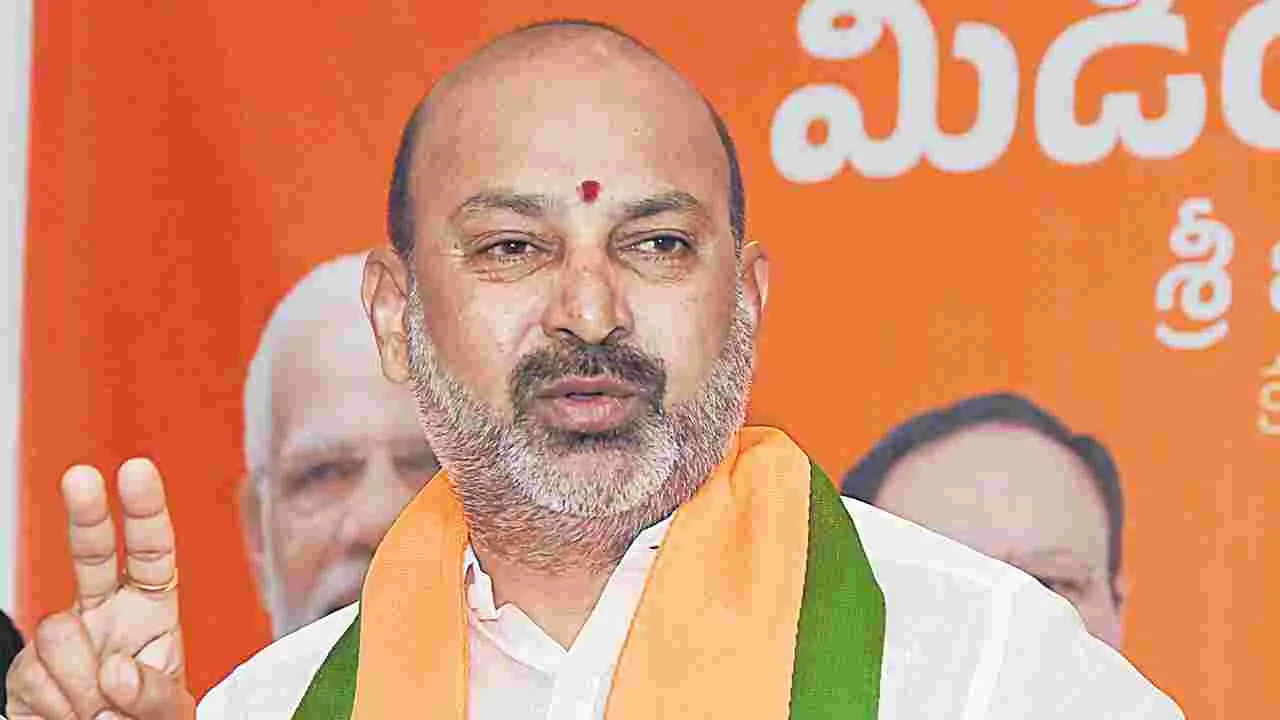 Bandi Sanjay: కాంగ్రెస్‌ ఎమ్మెల్యేల్లో అసంతృప్తి