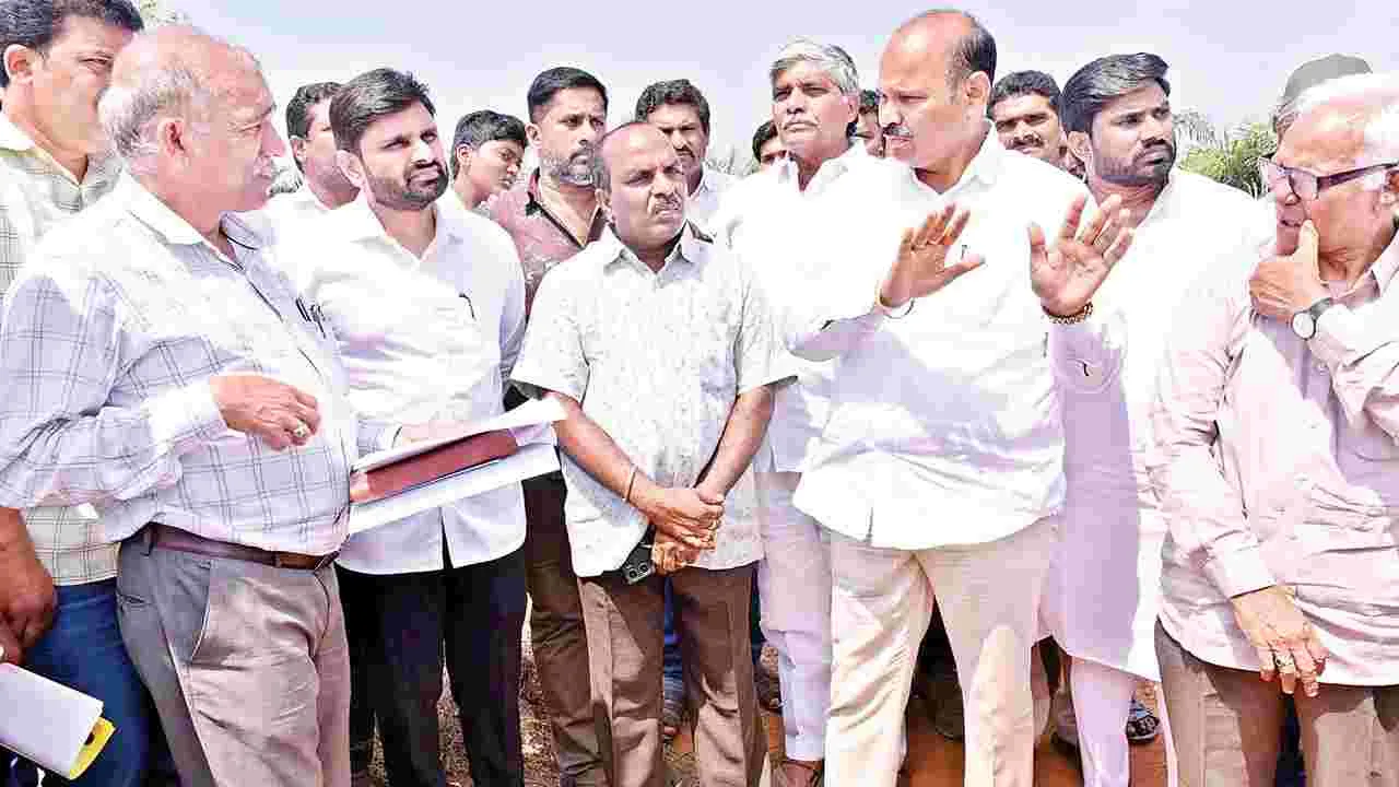 ప్రతి ఎకరాకు నీరందిస్తాం..