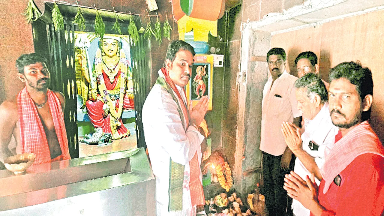 నూకాంబిక అమ్మవారి ఉత్సవా లకు శ్రీకారం