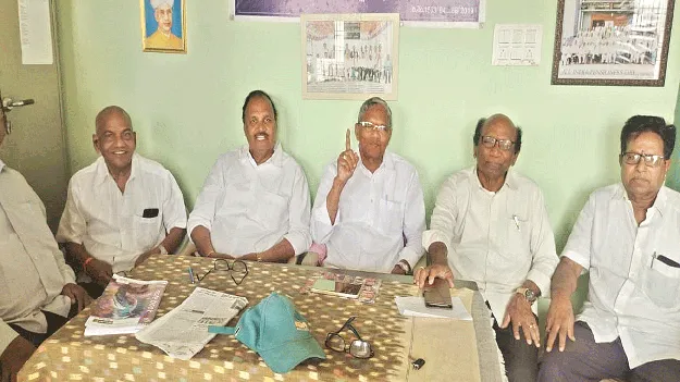 పీఆర్సీని నియమించాలి