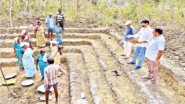 పని ప్రదేశాల్లో టెంట్లు ఏర్పాటు చేయండి