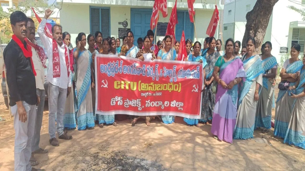 సమస్యలు పరిష్కరించాలి