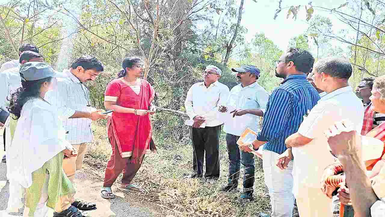 తేలని బార్క్ నిర్వాసితుల సమస్య