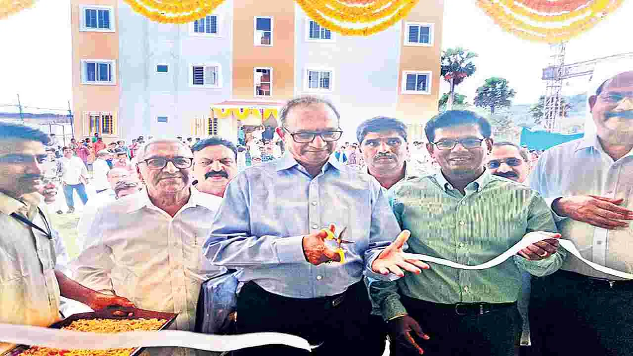 అల్లూరి అనుచరుడి వారసులకు అండగా ఉంటాం