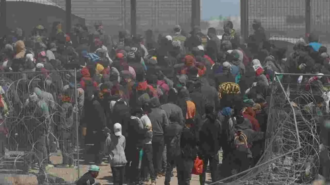 UK Illegal Immigration: అక్రమ వలసదారులకు యూకే కొరడా.. పార్లమెంటులో కొత్త బిల్లు!