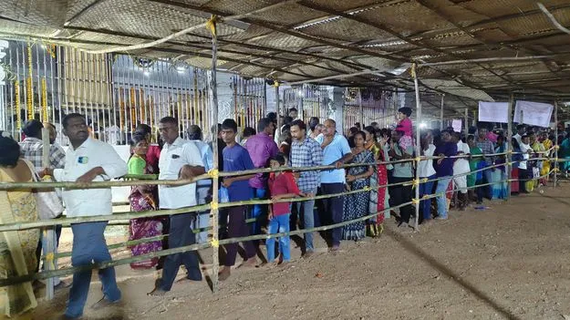 Karimnagar: నల్లగొండలో ఘనంగా శకటోత్సవం