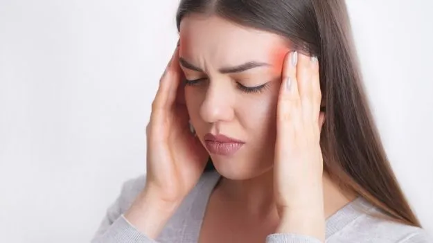 Recurring Headache Causes: తరచూ తలనొప్పి వేధిస్తోందా.. ఏం కాదులే అనుకుంటే రిస్క్‌లో పడ్డట్టే..