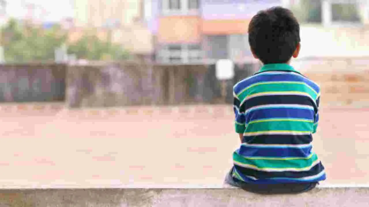 Viral: తండ్రిపై చిన్నారి ఫిర్యాదు.. పోలీసులు వచ్చి చూస్తే..