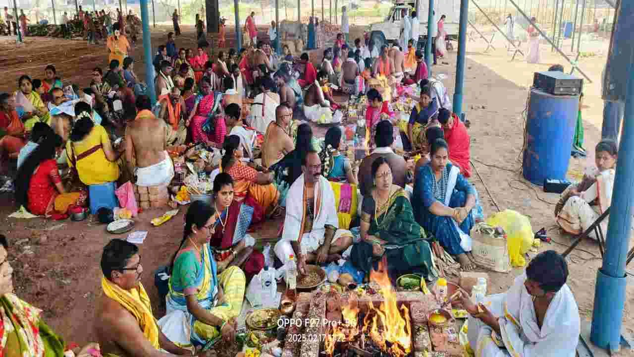 వైభవంగా కొనసాగుతున్న విశ్వశాంతి మహాయాగం