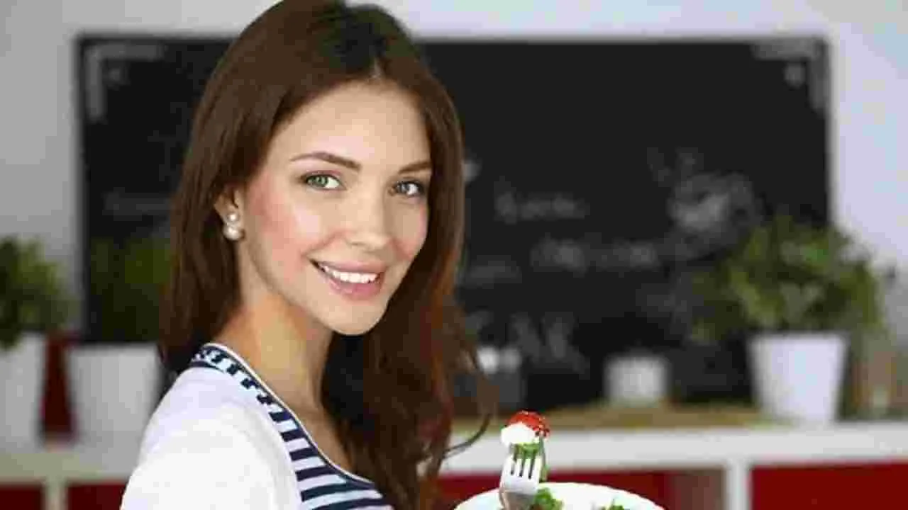Health: 30 ఏళ్లు దాటిన మహిళలు కచ్చితంగా తినాల్సిన 6 పండ్లు