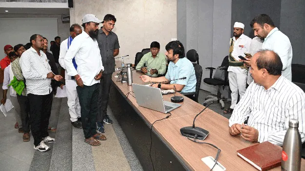    ప్రజావాణి దరఖాస్తులను త్వరగా పరిష్కరించాలి